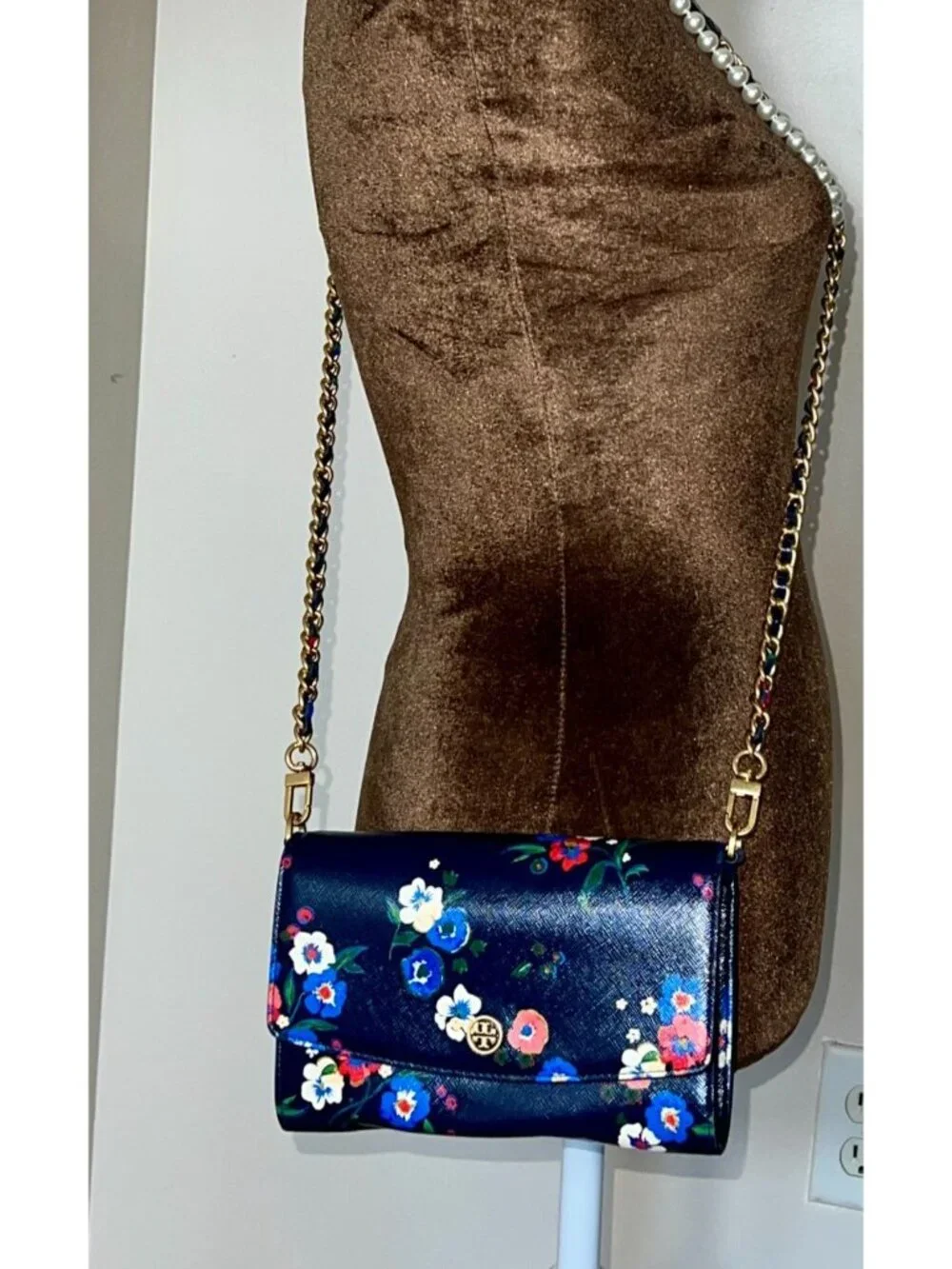 Adorable Tory Burch Dark Blue and Floral Robinon Shoulder Bag/Crossbody
